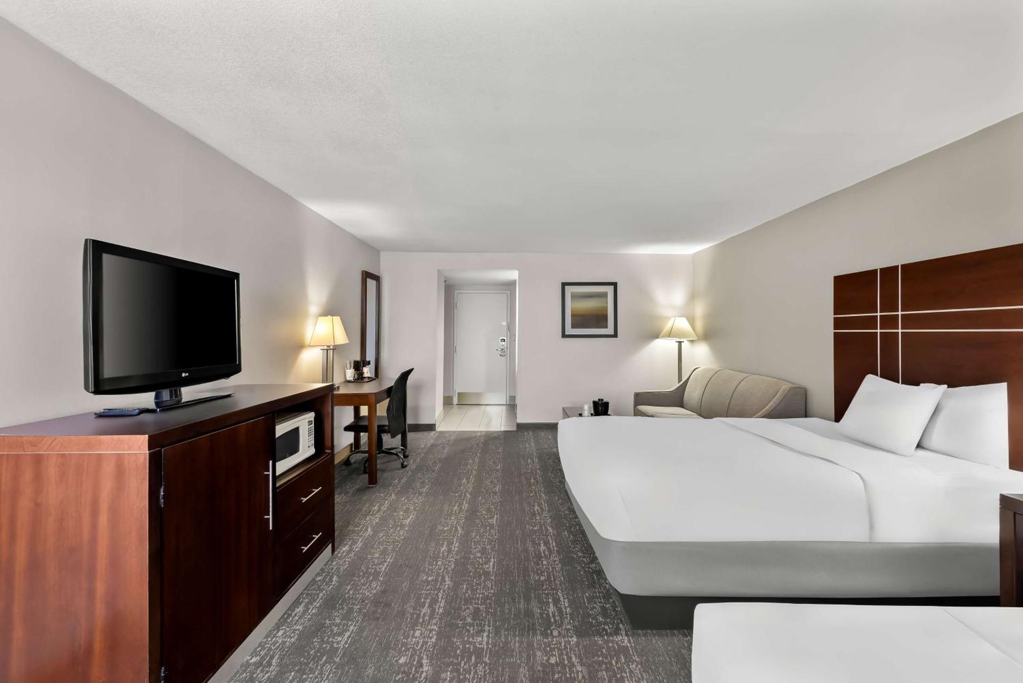 Best Western Luxbury Inn Fort Wayne Exterior photo